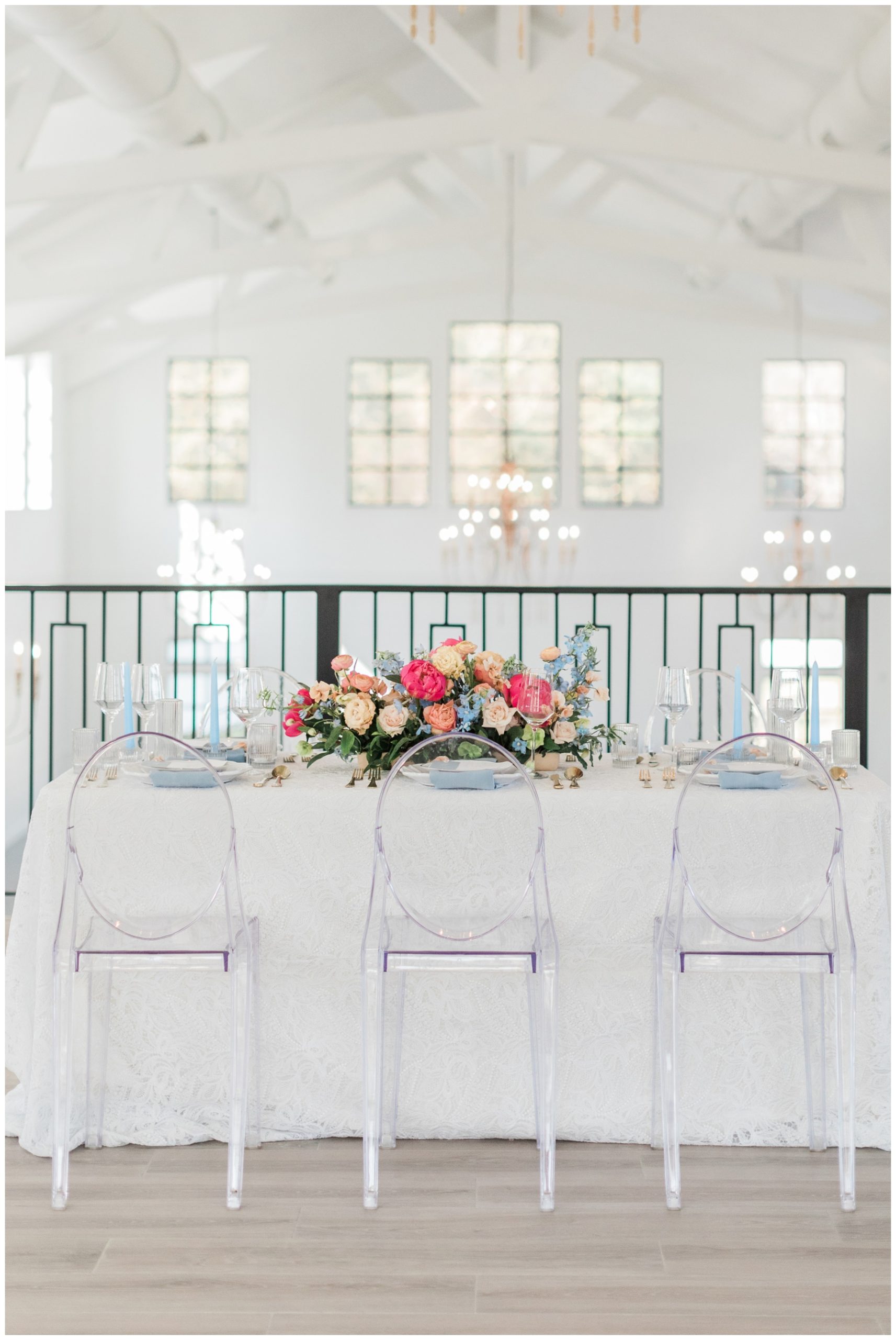 Modern indoor wedding reception at Boxwood Manor